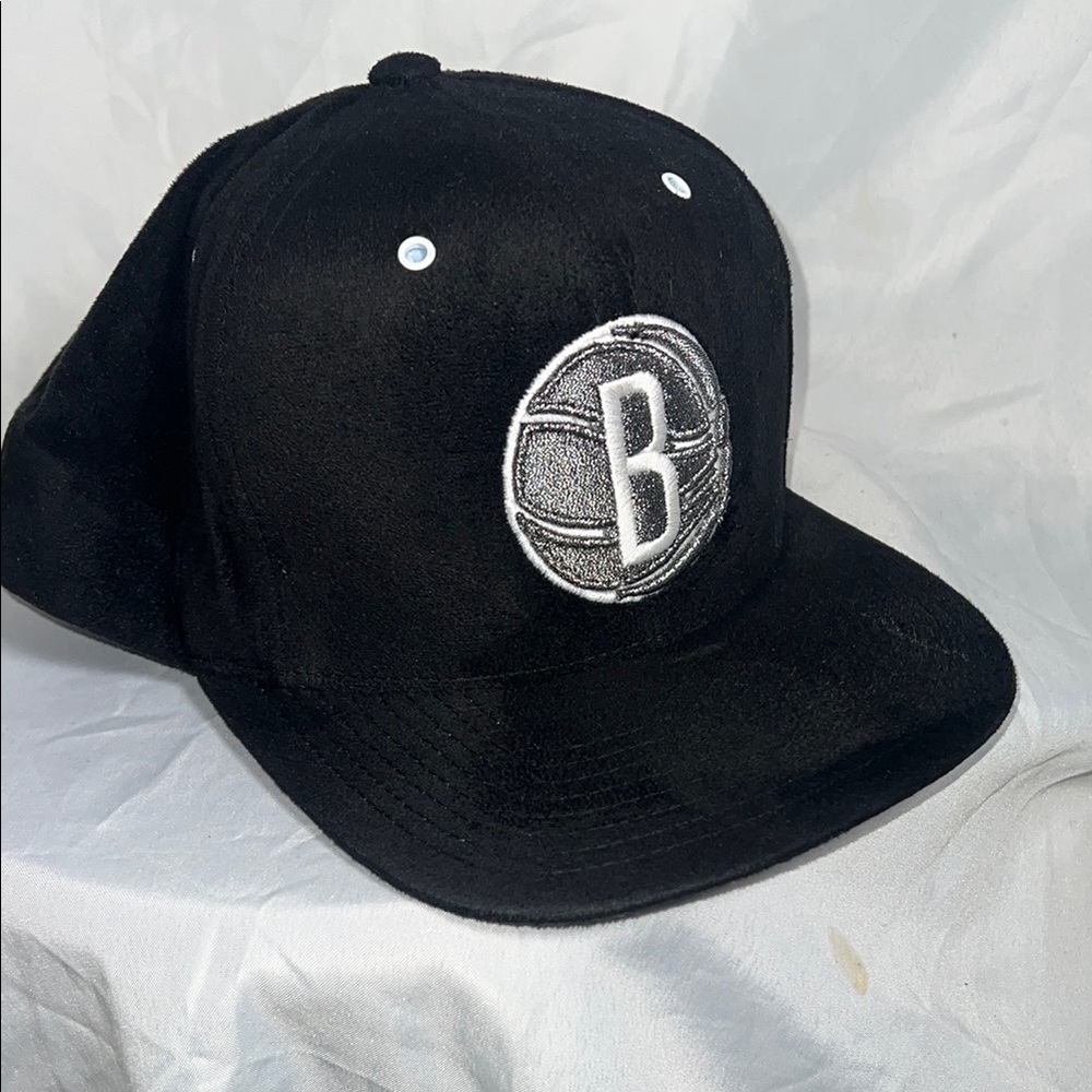Mitchell & Ness - NBA - Brooklyn Nets - Oreo Hook-Up Black Cap